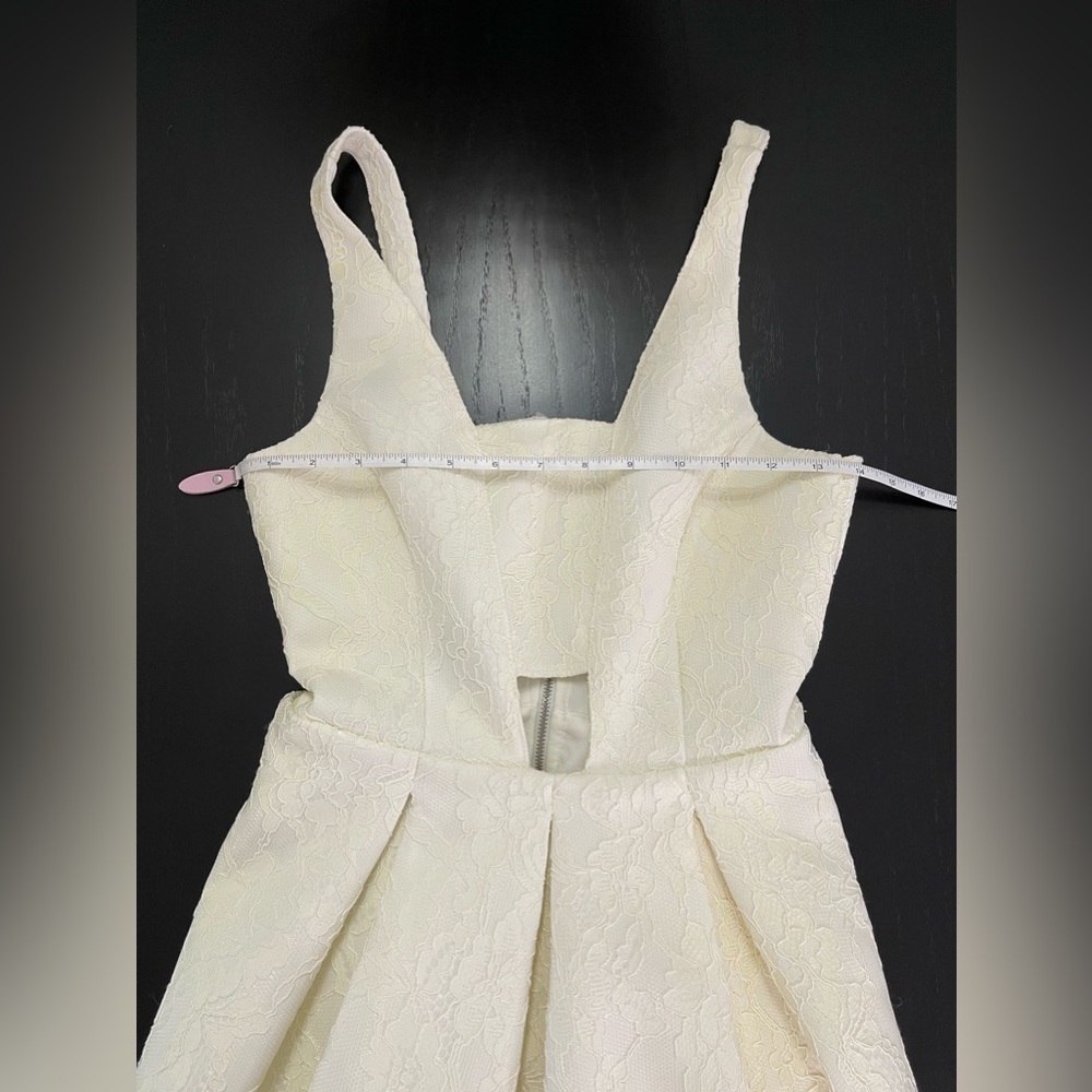 Topshop Keyhole Cutout Dress - Picture 4 of 8